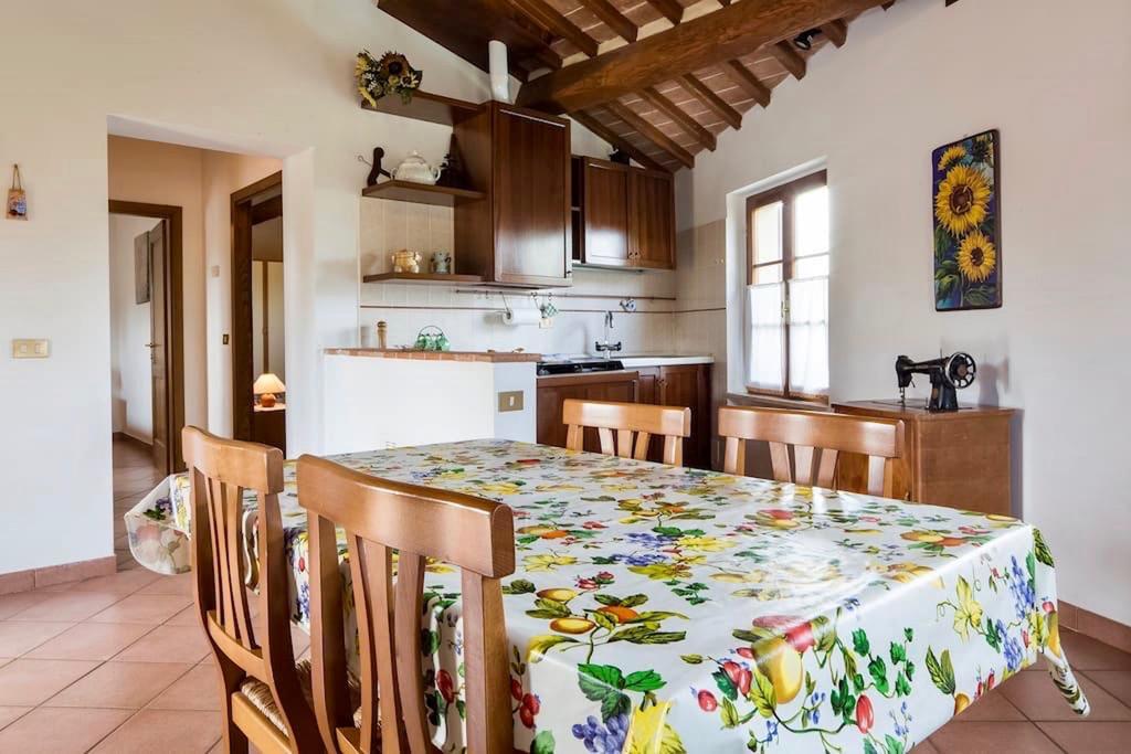 Agriturismo Lo Strettoio Castelnuovo Berardenga Exterior foto